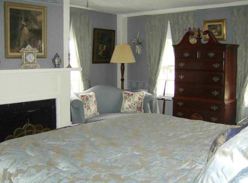 Holiday Guest House Bed & Breakfast Wells Bagian luar foto