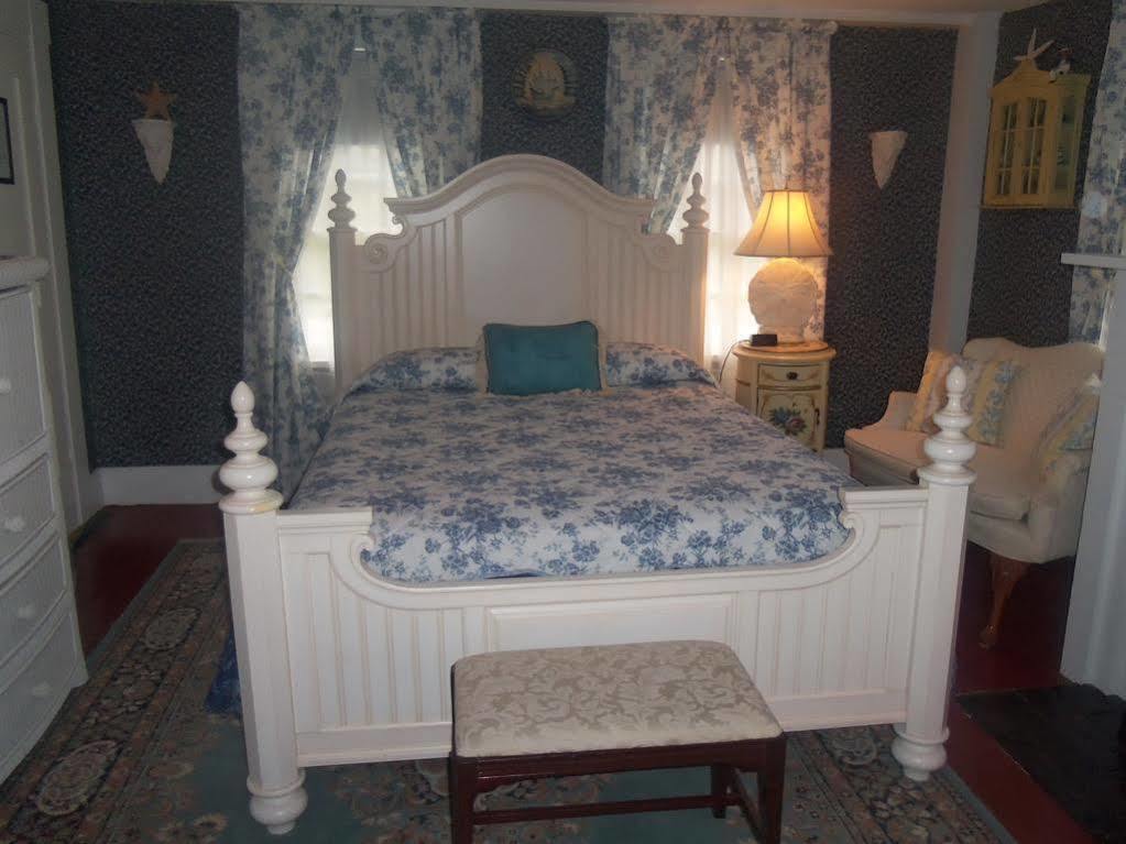 Holiday Guest House Bed & Breakfast Wells Bagian luar foto