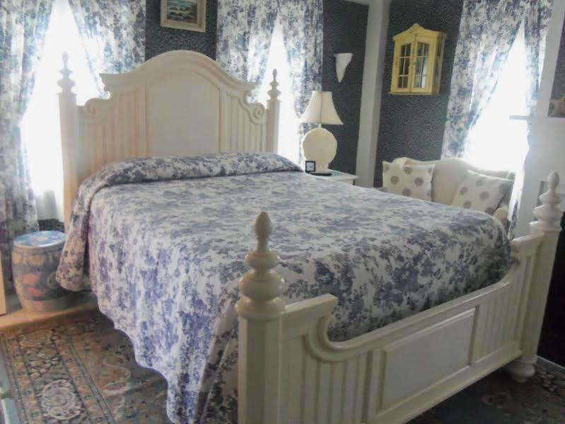 Holiday Guest House Bed & Breakfast Wells Bagian luar foto